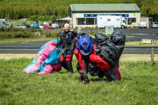 IMG 0916 Parachutists