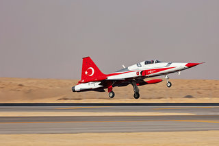 Turkish Stars Canadair NF-5A-2000 IM1 7548 70-3025