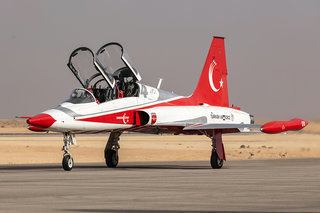 Turkish Stars Canadair NF-5B-2000 IM1 6802 69-4001